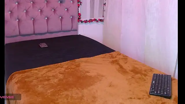 zoe6855 online show from June 11, 1:16 am
