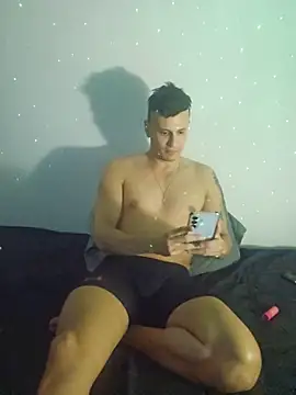 leocastro2920 online show from June 23, 4:54 am