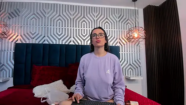 MiaAndAaron- online show from July 26, 12:12 pm