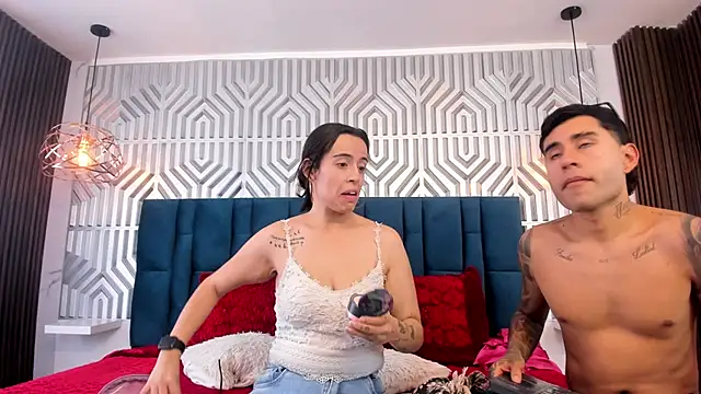 MiaAndAaron- online show from July 28, 5:23 pm
