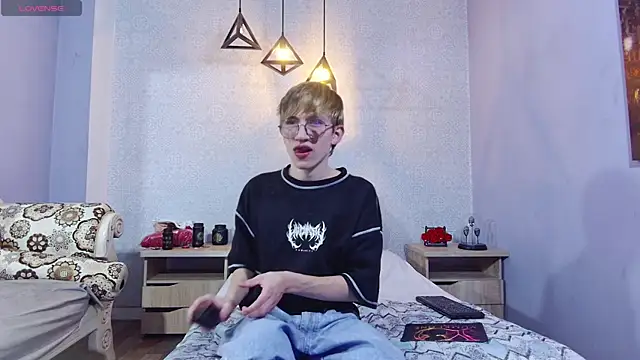 Snapshot of axell_stone_ chatting on July 11, 9:38 pm axell stone online show from July 11, 9:38 pm