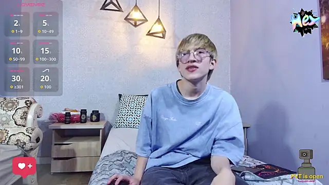 Snapshot of axell_stone_ chatting on July 14, 8:14 pm axell stone online show from July 14, 8:14 pm