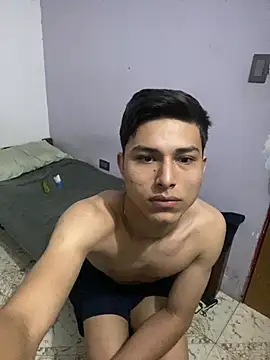 Snapshot of Antoni150906 chatting on July 12, 8:49 am Antoni150906 online show from July 12, 8:49 am