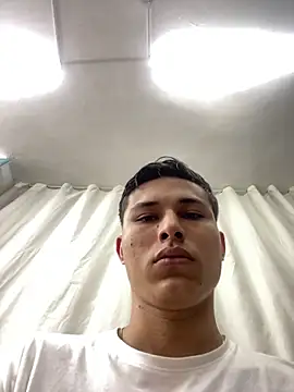 Snapshot of Antoni150906 chatting on July 28, 9:58 pm Antoni150906 online show from July 28, 9:58 pm