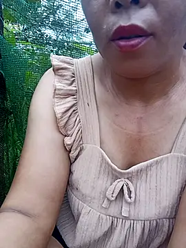 Snapshot of Chin-ni chatting on June 16, 1:30 am Chin-ni online show from June 16, 1:30 am