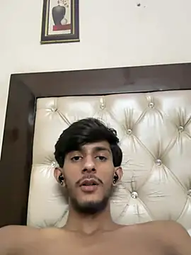 Snapshot of ronnnnn718 chatting on June 12, 7:35 pm ronnnnn718 online show from June 12, 7:35 pm
