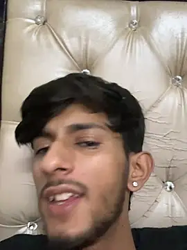 Snapshot of ronnnnn718 chatting on July 9, 11:47 am ronnnnn718 online show from July 9, 11:47 am