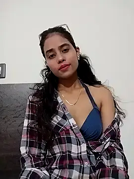 Snapshot of Nikitahot83 chatting on June 20, 4:32 pm Nikitahot83 online show from June 20, 4:32 pm
