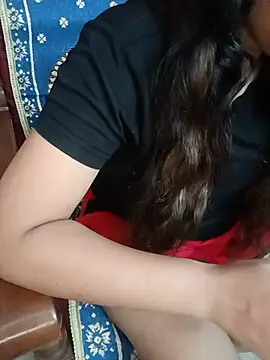 Snapshot of divya-222 chatting on June 29, 2:39 pm divya-222 online show from June 29, 2:39 pm