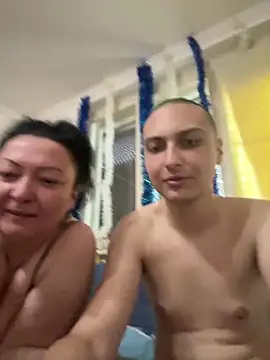 2hotcandy online show from June 10, 1:10 pm