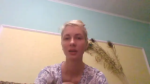 AmberandBlond online show from June 25, 11:15 am