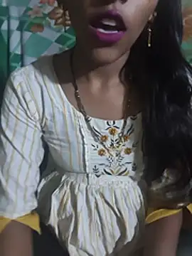 Snapshot of Cute_Merry__ chatting on July 21, 5:43 am Cute Merry online show from July 21, 5:43 am