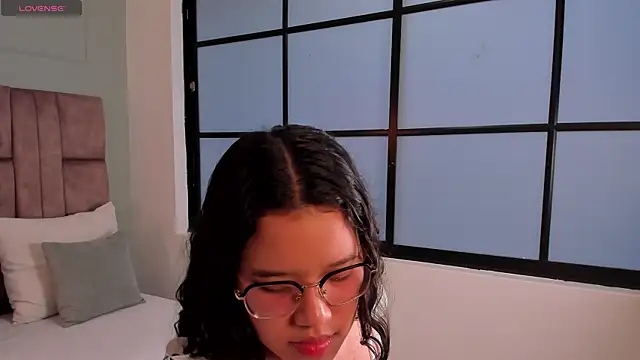 Snapshot of shayra_alina chatting on July 22, 11:07 pm shayra alina online show from July 22, 11:07 pm