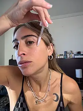 NicoleWilder online show from June 30, 1:23 pm