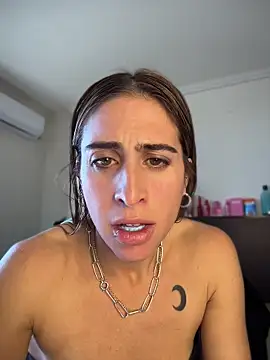 NicoleWilder online show from July 14, 2:23 pm