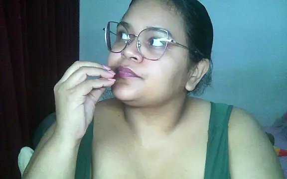Snapshot of soymelancia chatting on July 3, 8:37 pm soymelancia online show from July 3, 8:37 pm