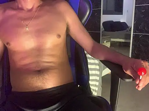 Snapshot of BobyBoy69 chatting on July 16, 10:38 pm BobyBoy69 online show from July 16, 10:38 pm