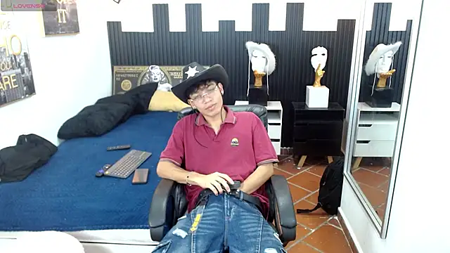 Snapshot of Jake_Falcon chatting on June 11, 1:09 pm Jake Falcon online show from June 11, 1:09 pm