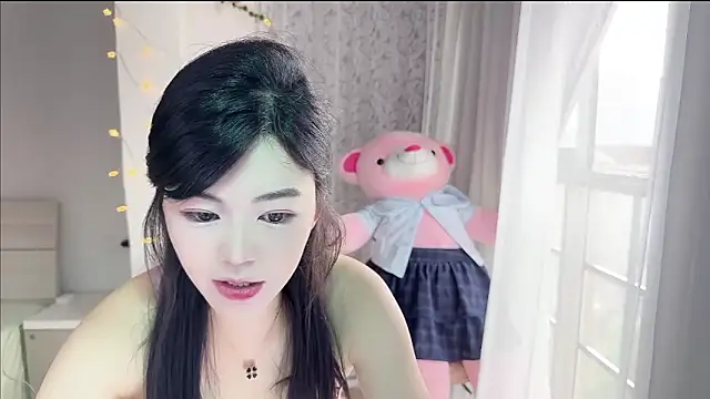Snapshot of inlkitten chatting on June 18, 9:14 am inlkitten online show from June 18, 9:14 am