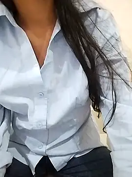 Snapshot of Riya5677 chatting on July 14, 4:06 am Riya5677 online show from July 14, 4:06 am