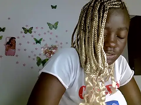 Snapshot of petiteebony254 chatting on June 15, 9:17 pm petiteebony254 online show from June 15, 9:17 pm