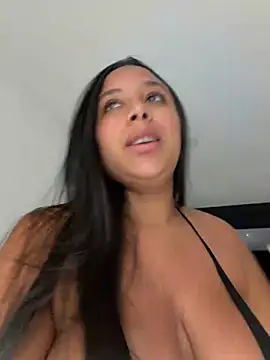Victoria Owens online show from July 8, 12:20 pm