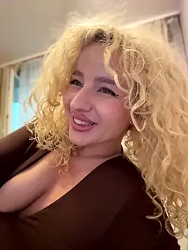 Snapshot of Khalee_syyy chatting on July 8, 5:28 pm Khalee syyy online show from July 8, 5:28 pm