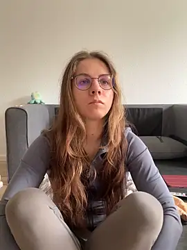 Isabella honey online show from June 15, 3:47 pm