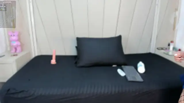 Celeste Voughn online show from June 15, 3:53 am