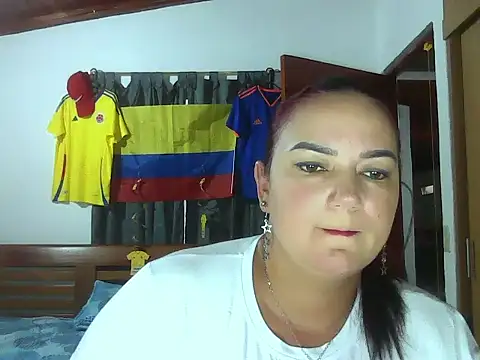 Snapshot of Ariel_691 chatting on June 26, 10:03 pm Ariel 691 online show from June 26, 10:03 pm