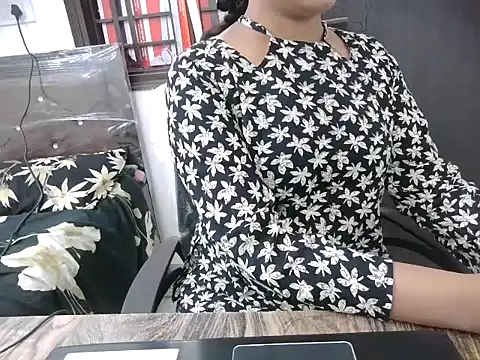 Snapshot of Bold-Divya1 chatting on June 16, 7:22 am Bold-Divya1 online show from June 16, 7:22 am