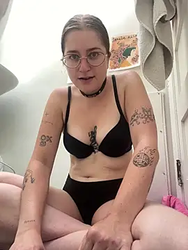 Snapshot of mclacy chatting on June 12, 2:16 pm mclacy online show from June 12, 2:16 pm