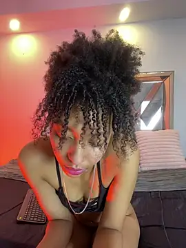 Snapshot of Kiara_Kamau_XXX chatting on July 28, 2:13 pm Kiara Kamau XXX online show from July 28, 2:13 pm