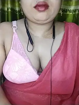Snapshot of Khosi_Moni chatting on August 8, 8:33 pm Khosi Moni online show from August 8, 8:33 pm