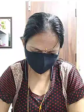 Snapshot of Tamil_white_beauty chatting on June 14, 9:28 pm Tamil white beauty online show from June 14, 9:28 pm