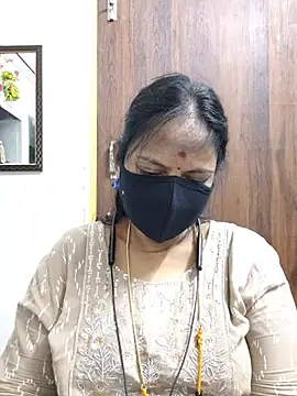 Snapshot of Tamil_white_beauty chatting on June 15, 10:50 am Tamil white beauty online show from June 15, 10:50 am