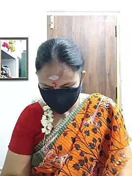 Snapshot of Tamil_white_beauty chatting on June 16, 1:47 pm Tamil white beauty online show from June 16, 1:47 pm