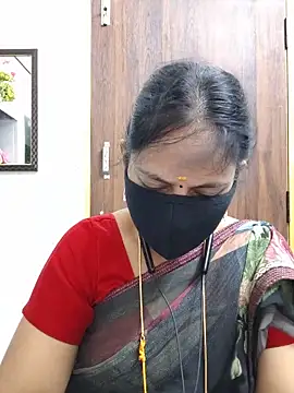 Snapshot of Tamil_white_beauty chatting on June 17, 4:48 am Tamil white beauty online show from June 17, 4:48 am