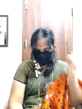 Snapshot of Tamil_white_beauty chatting on June 21, 5:15 pm Tamil white beauty online show from June 21, 5:15 pm