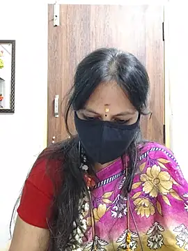 Snapshot of Tamil_white_beauty chatting on July 5, 7:21 pm Tamil white beauty online show from July 5, 7:21 pm