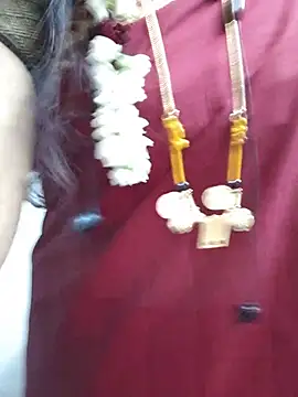 Snapshot of Tamil_white_beauty chatting on July 8, 7:46 am Tamil white beauty online show from July 8, 7:46 am