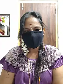 Snapshot of Tamil_white_beauty chatting on July 9, 6:01 pm Tamil white beauty online show from July 9, 6:01 pm