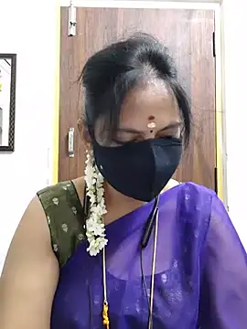 Snapshot of Tamil_white_beauty chatting on July 11, 6:16 am Tamil white beauty online show from July 11, 6:16 am