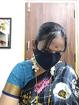 Snapshot of Tamil_white_beauty chatting on July 14, 4:45 pm Tamil white beauty online show from July 14, 4:45 pm
