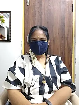 Snapshot of Tamil_white_beauty chatting on July 16, 10:43 am Tamil white beauty online show from July 16, 10:43 am