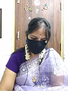 Snapshot of Tamil_white_beauty chatting on July 20, 8:28 am Tamil white beauty online show from July 20, 8:28 am