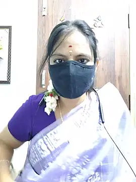 Snapshot of Tamil_white_beauty chatting on July 20, 3:03 pm Tamil white beauty online show from July 20, 3:03 pm