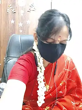 Snapshot of Tamil_white_beauty chatting on July 31, 6:40 pm Tamil white beauty online show from July 31, 6:40 pm