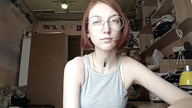 Snapshot of JenaeMicKonic chatting on June 18, 10:09 am JenaeMicKonic online show from June 18, 10:09 am