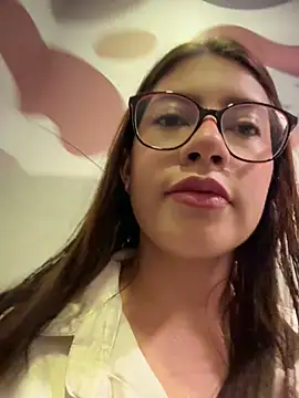 Snapshot of Saracalderon chatting on July 11, 1:25 pm Saracalderon online show from July 11, 1:25 pm